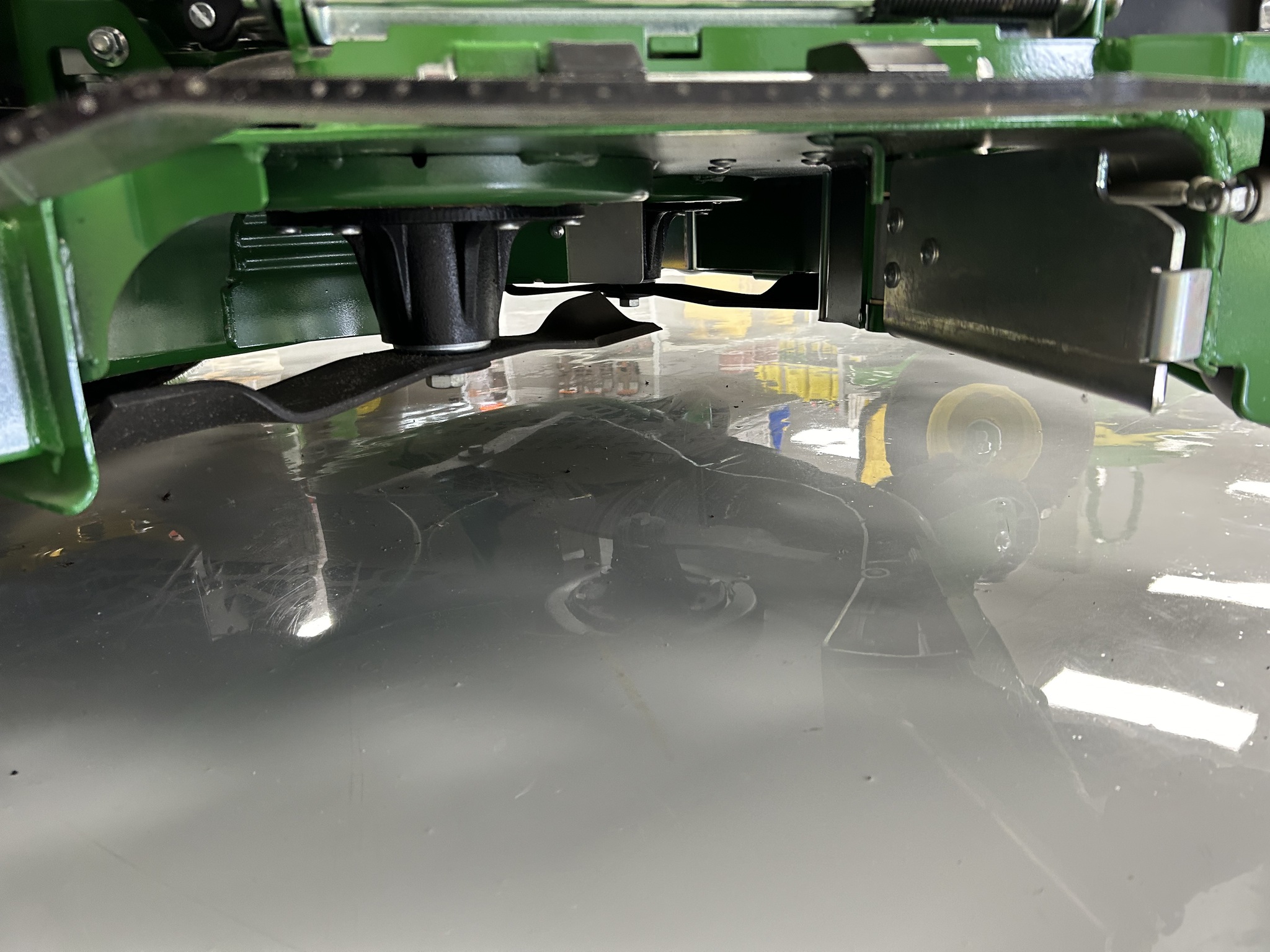 2023 John Deere Z950M Image 7
