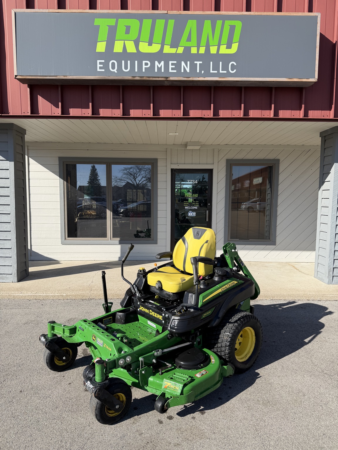 2022 John Deere Z970R Image 1