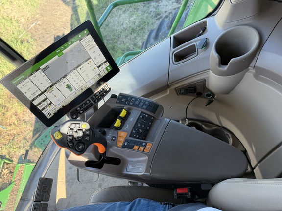 2024 John Deere S780 - Photo43