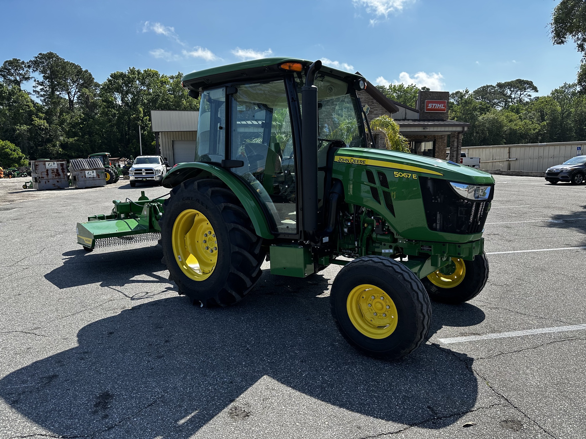 2025 John Deere 5067E Image 4
