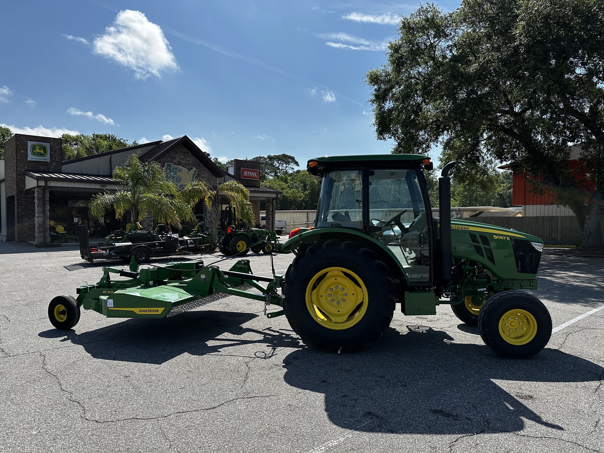 2025 John Deere 5067E Image 2