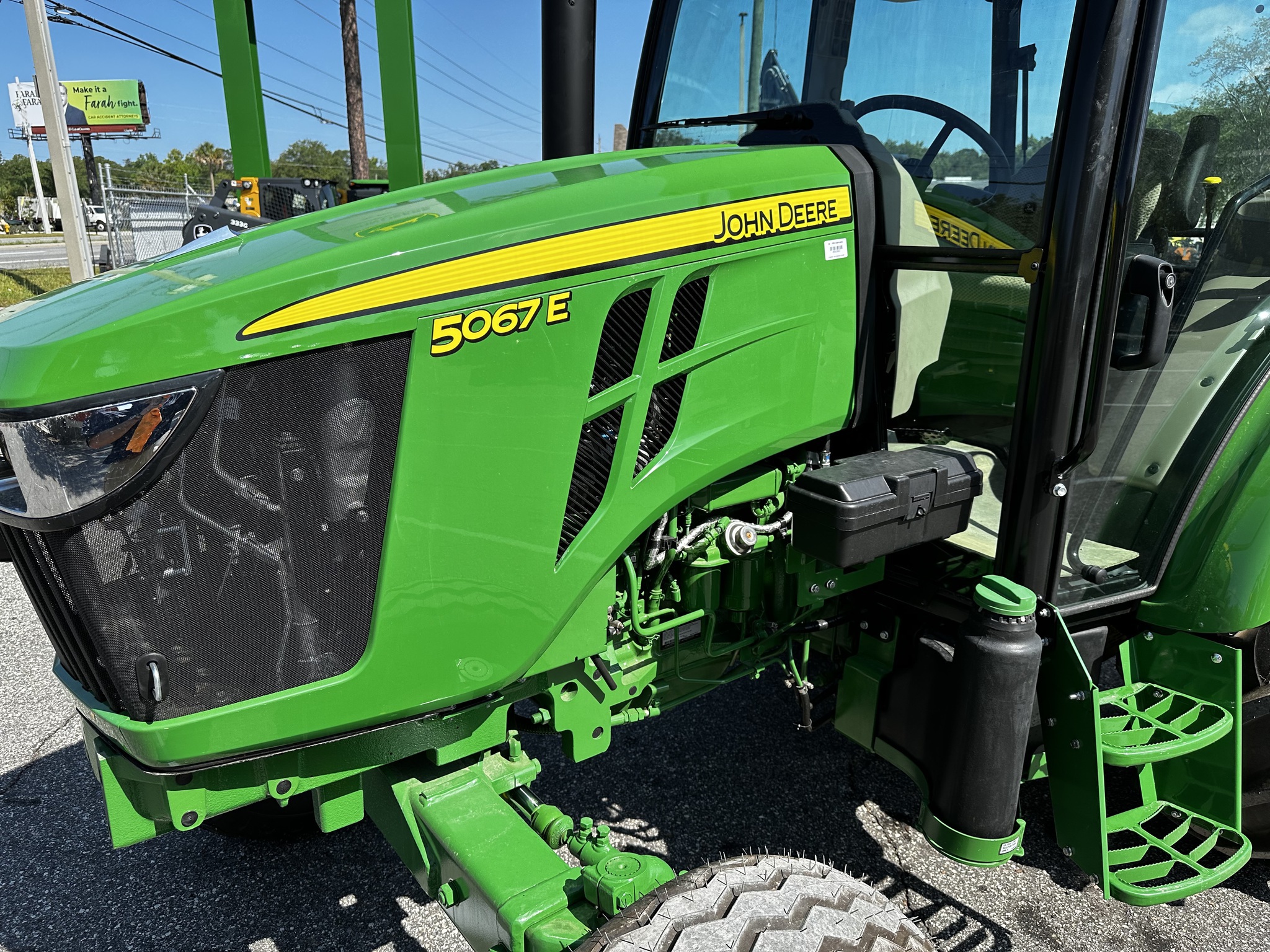 2025 John Deere 5067E Image 3