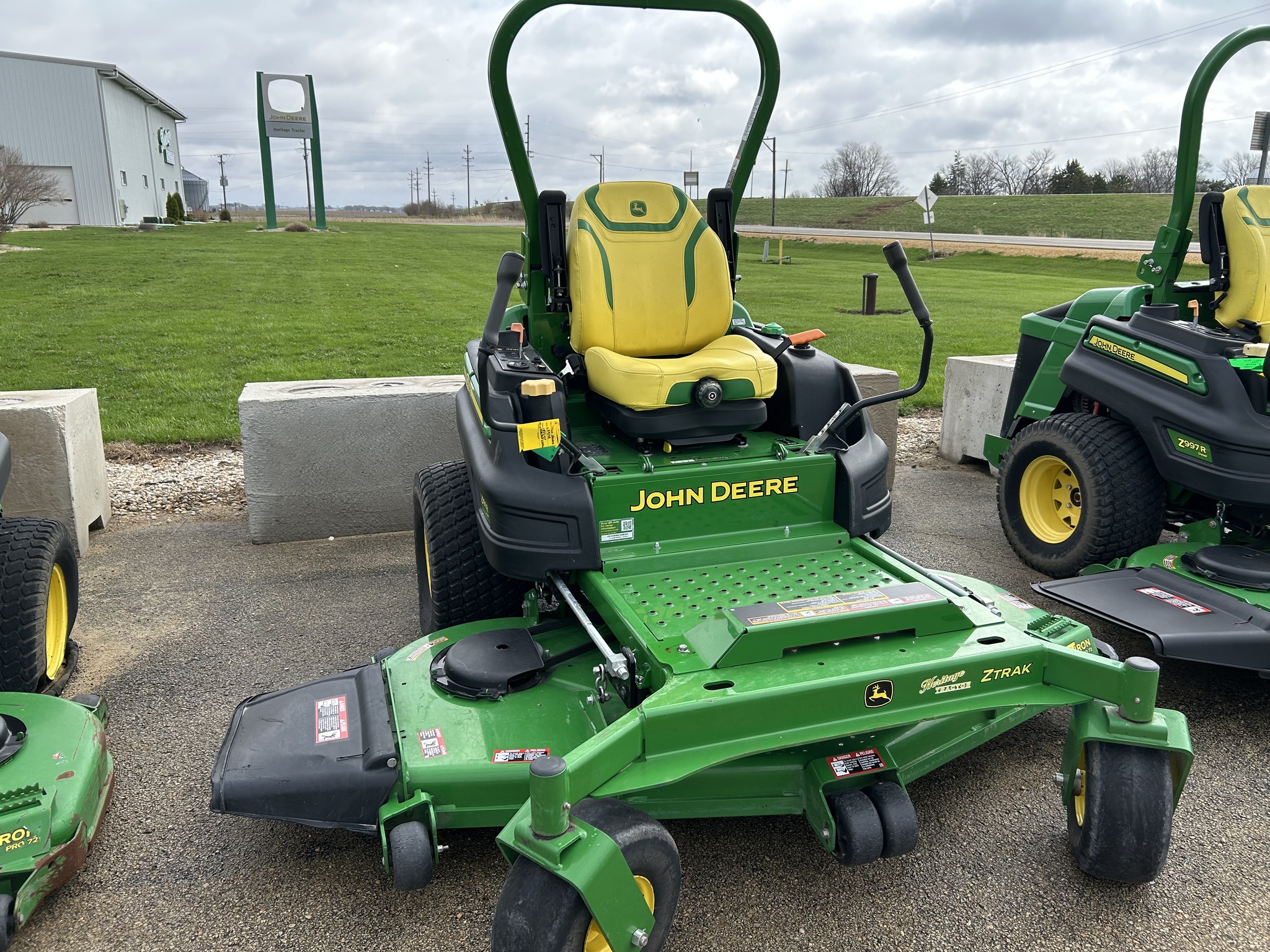  2024 John Deere Z997R at Heritage Tractor in Dixon, IL