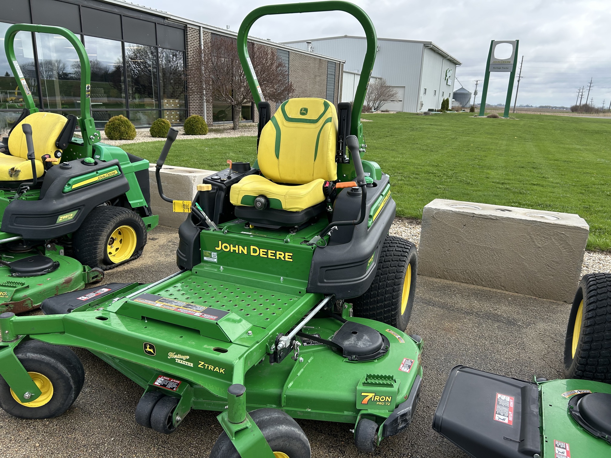  2024 John Deere Z997R at Heritage Tractor in Dixon, IL