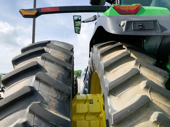 2023 John Deere 8R 340-11