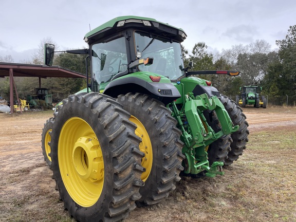 2023 John Deere 8R 250 Photo 3