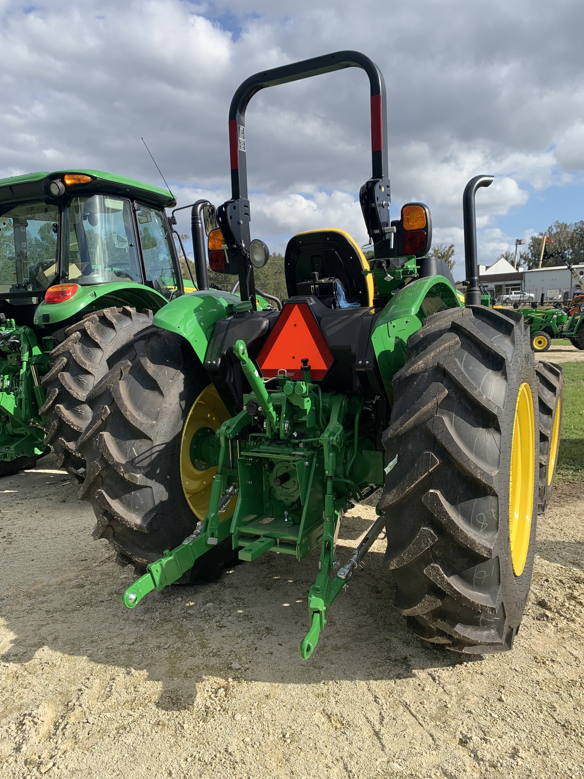 2024 John Deere 5060E Image 4