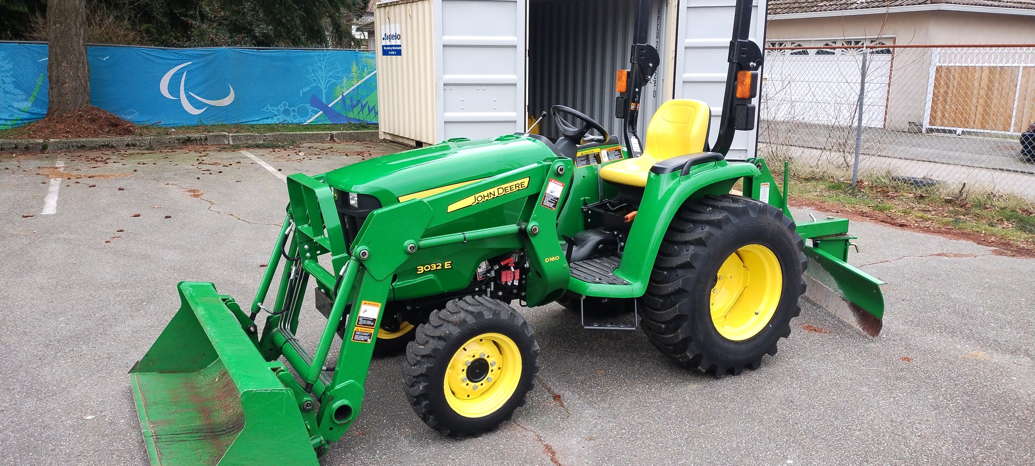 2016 John Deere 3032E Image 1