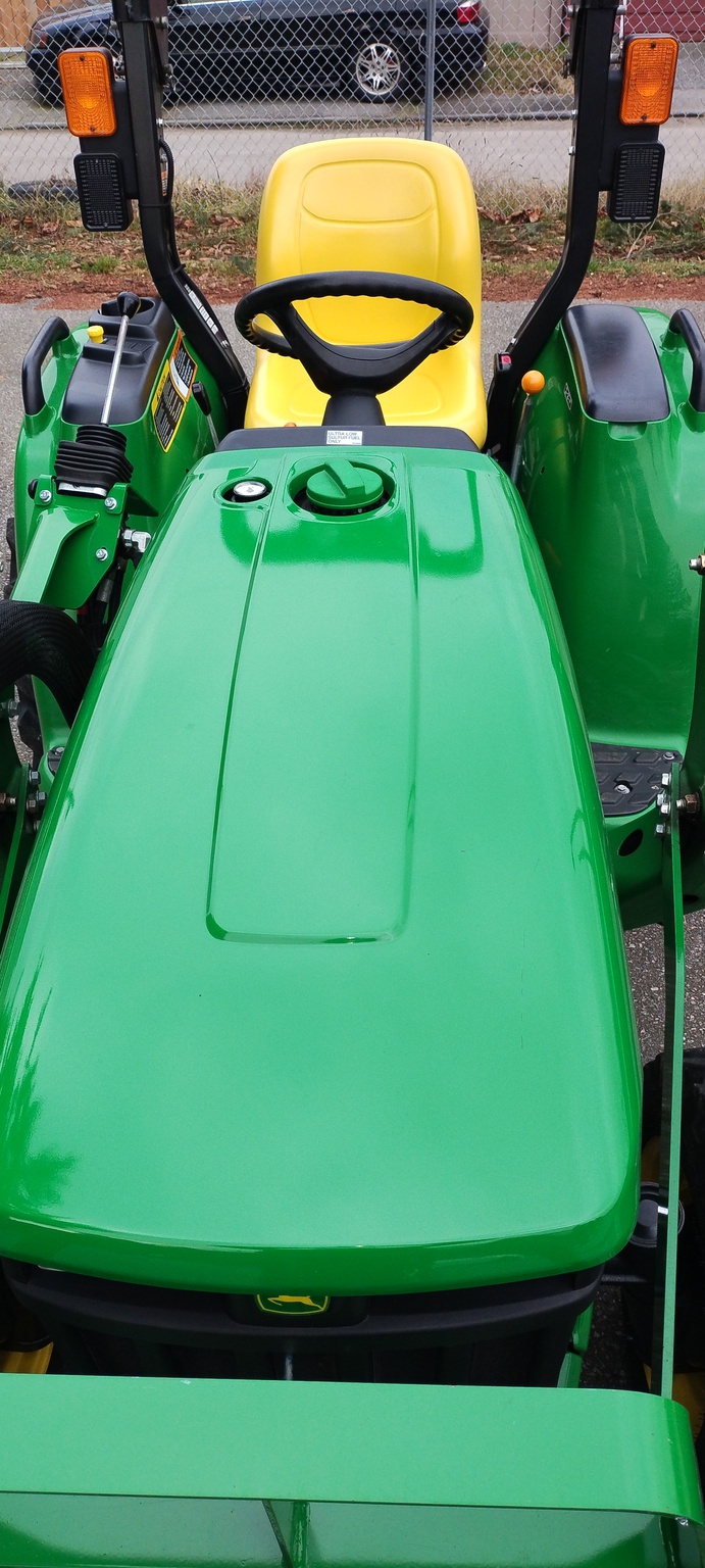 2016 John Deere 3032E Image 2