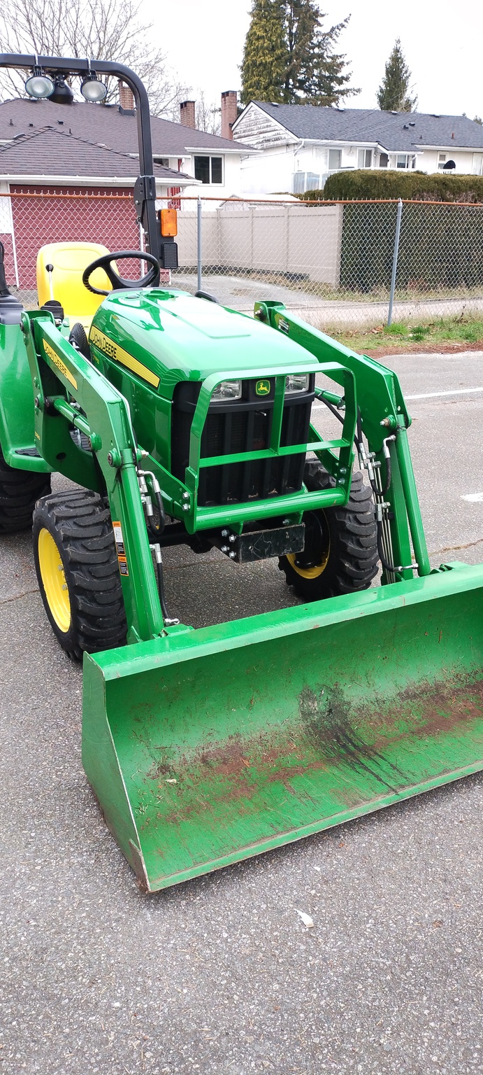 2016 John Deere 3032E Image 4