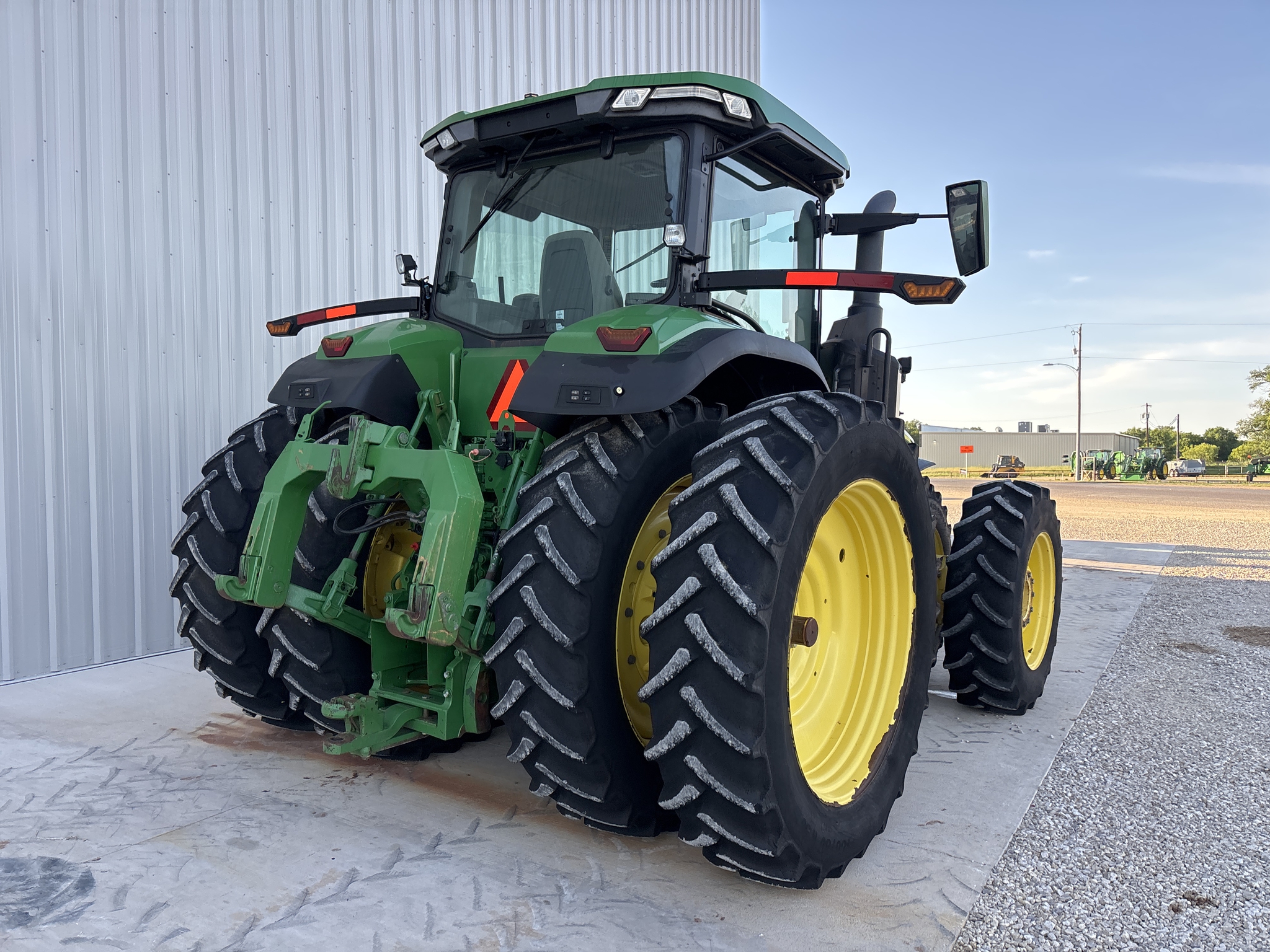 2021 John Deere 8R 310 Image 17
