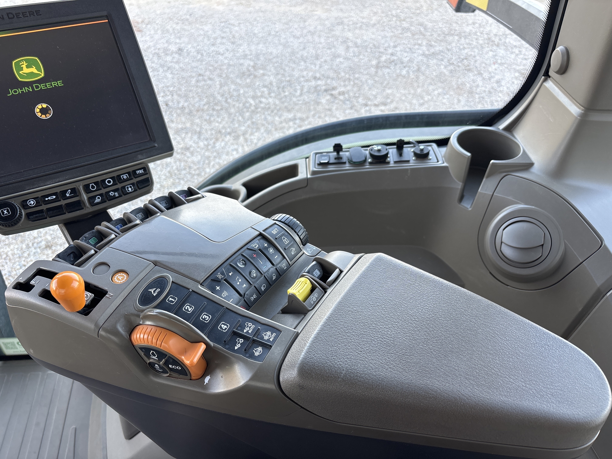 2021 John Deere 8R 310 Image 35