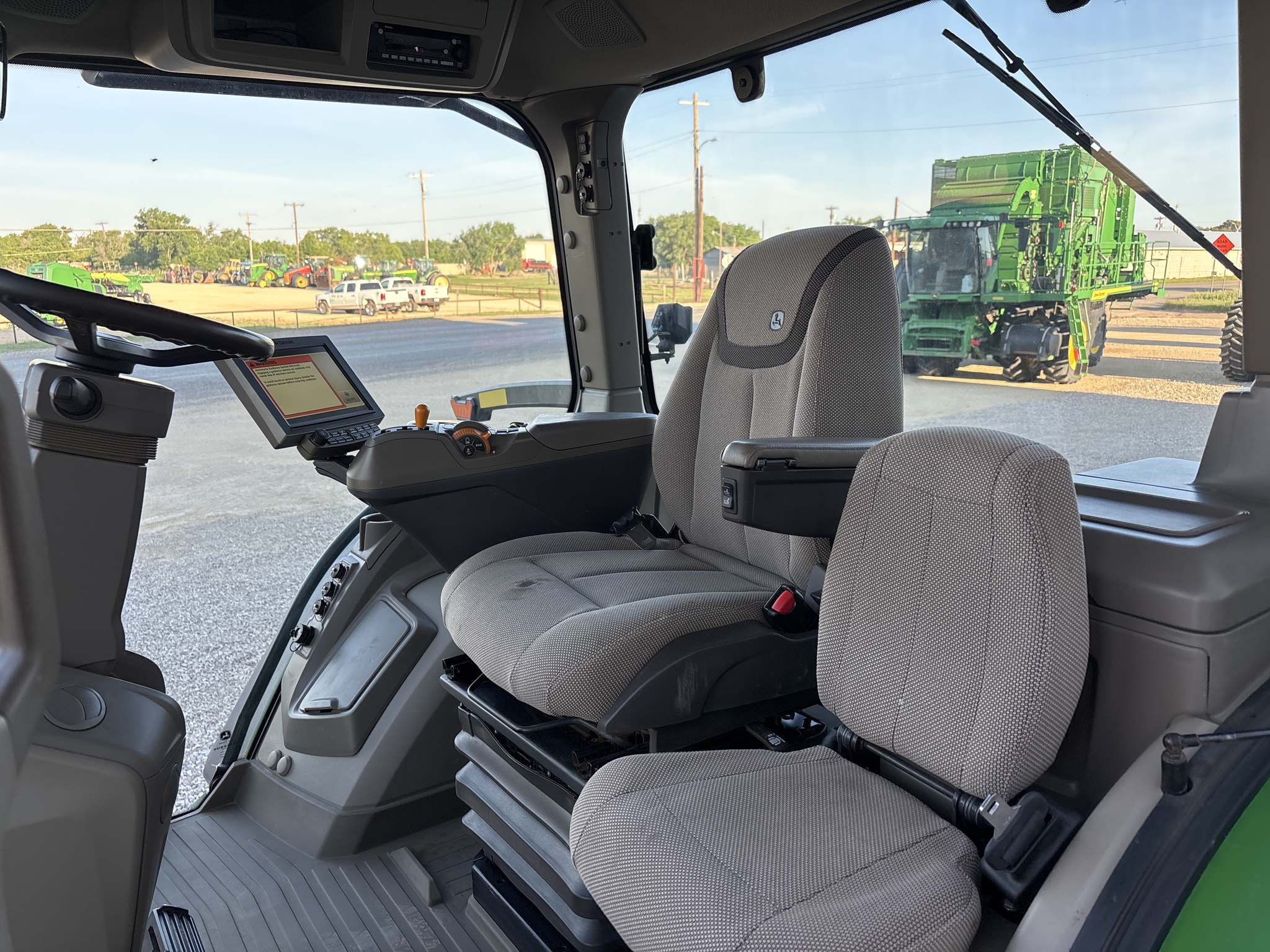 2021 John Deere 8R 310 Image 26