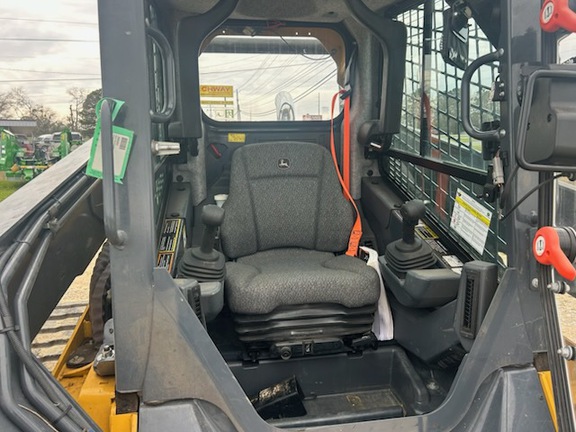 2022 John Deere 333G Photo 6