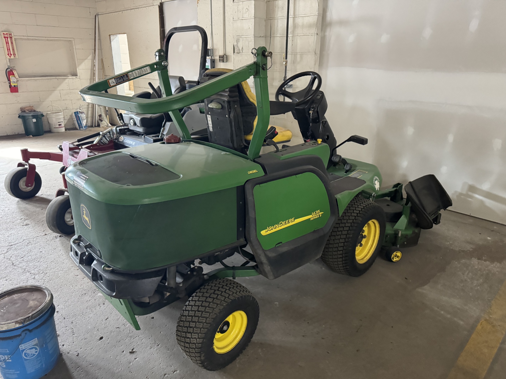 2004 John Deere 1435 Image 2