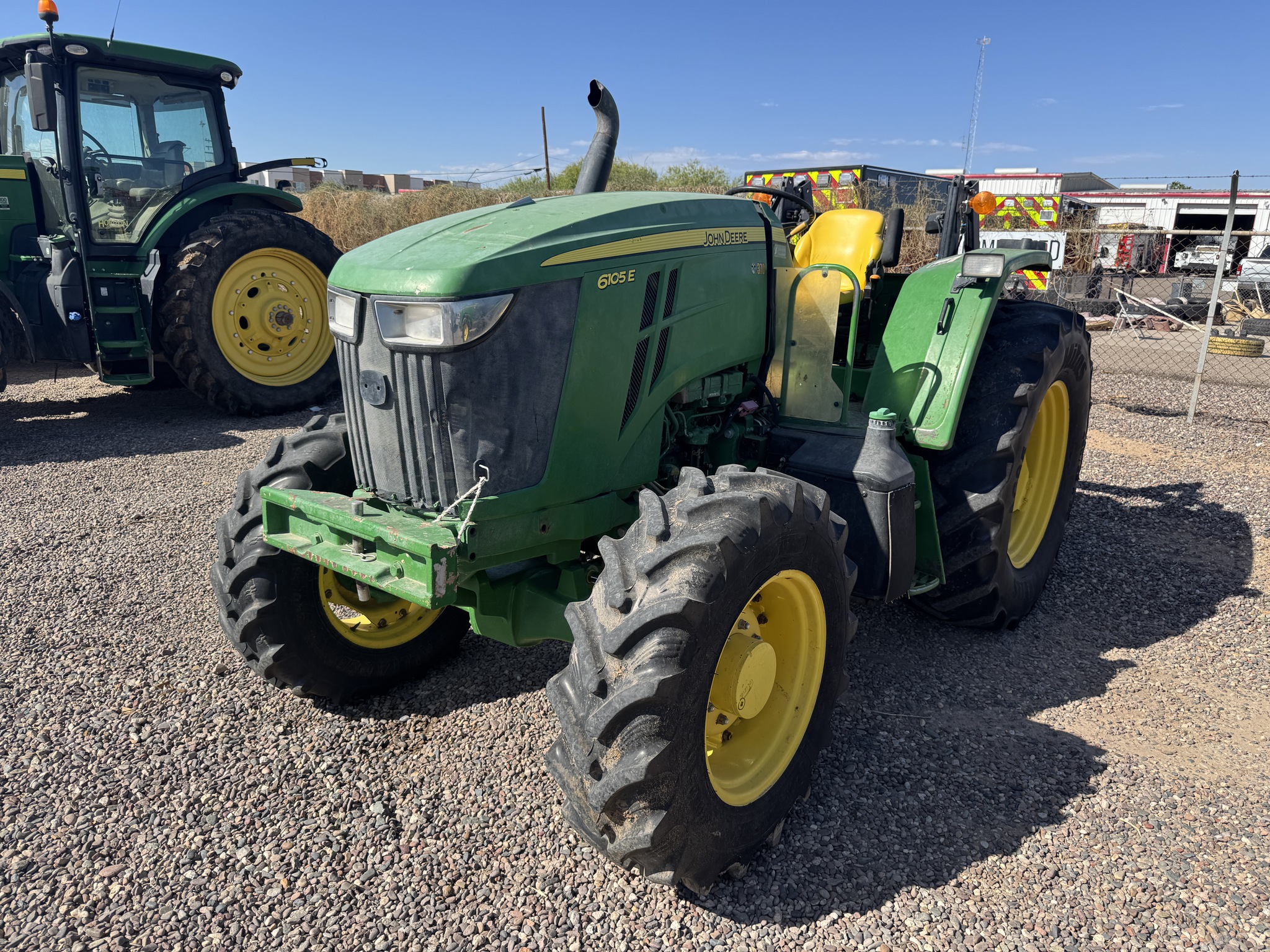 2020 John Deere 6105E Image 7