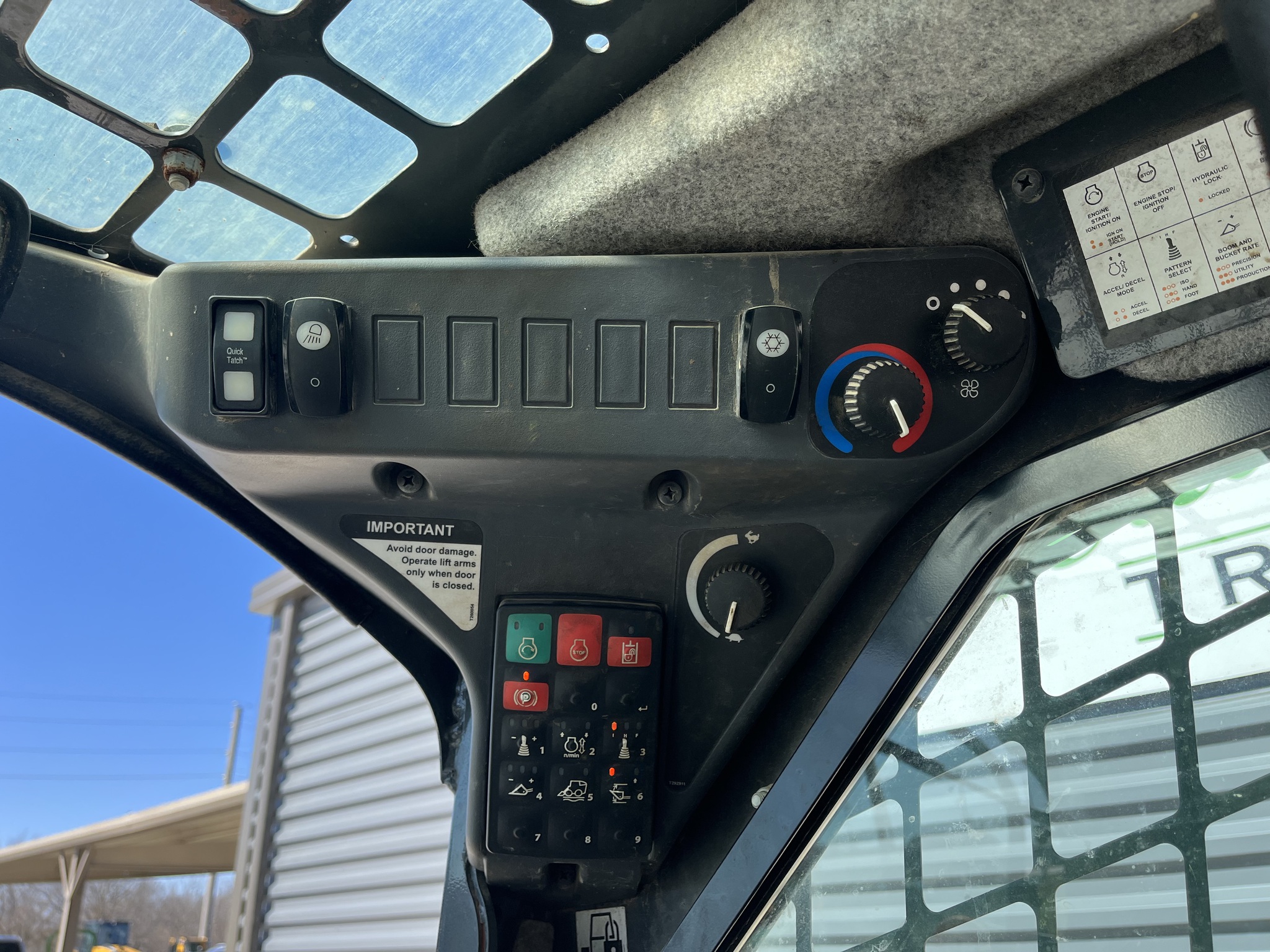  2022 John Deere 320G at Heritage Tractor in Smithville, MO