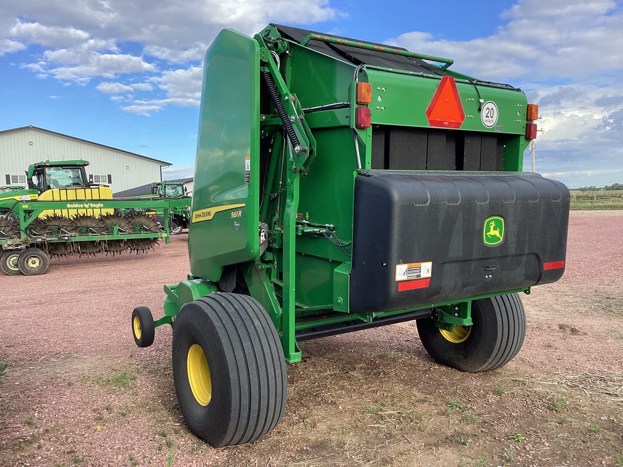 2024 John Deere 561R Image 9