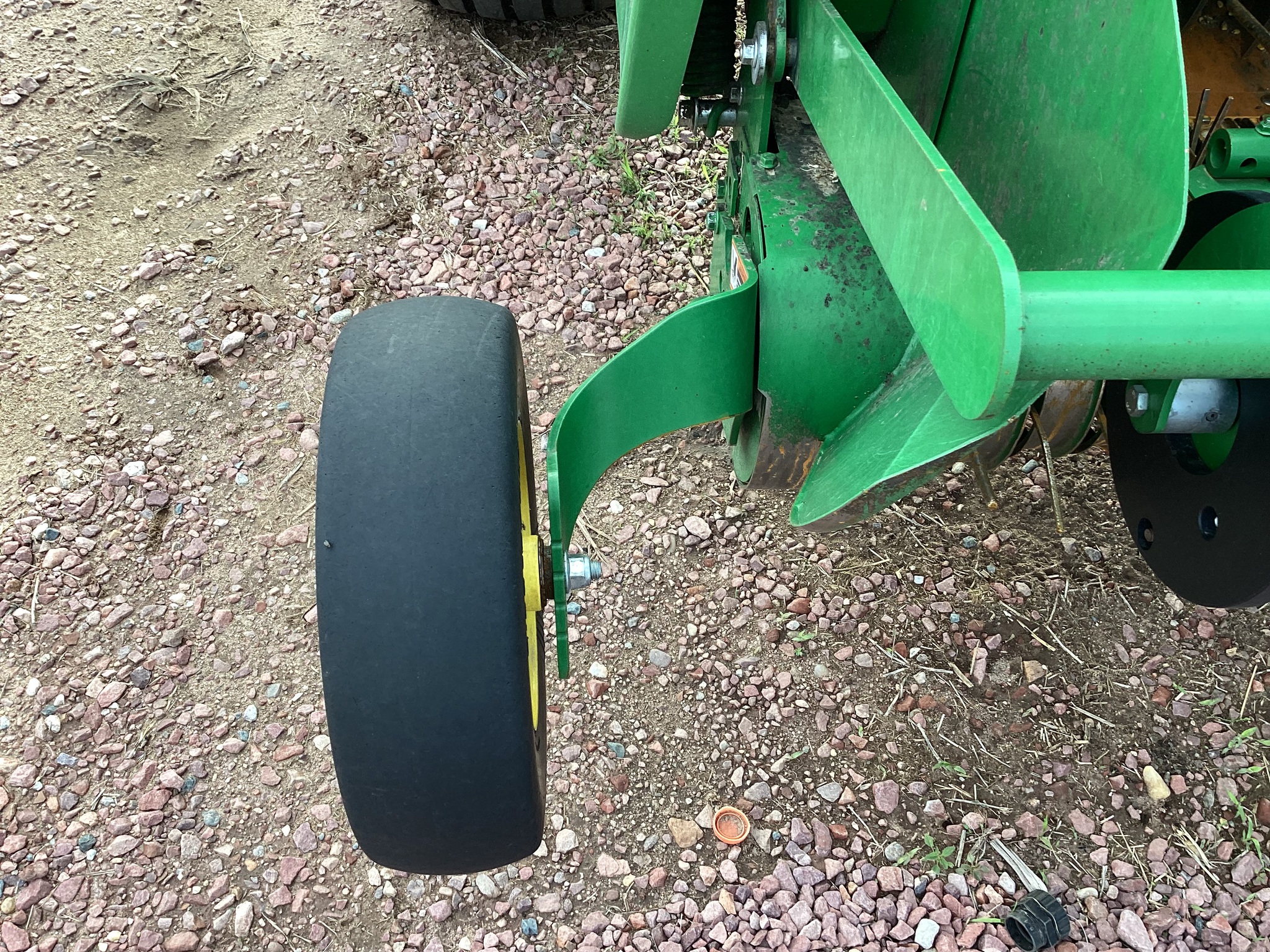 2024 John Deere 561R Image 14