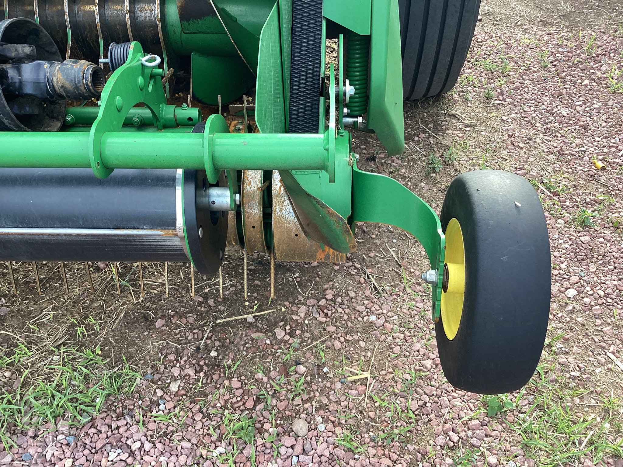 2024 John Deere 561R Image 13
