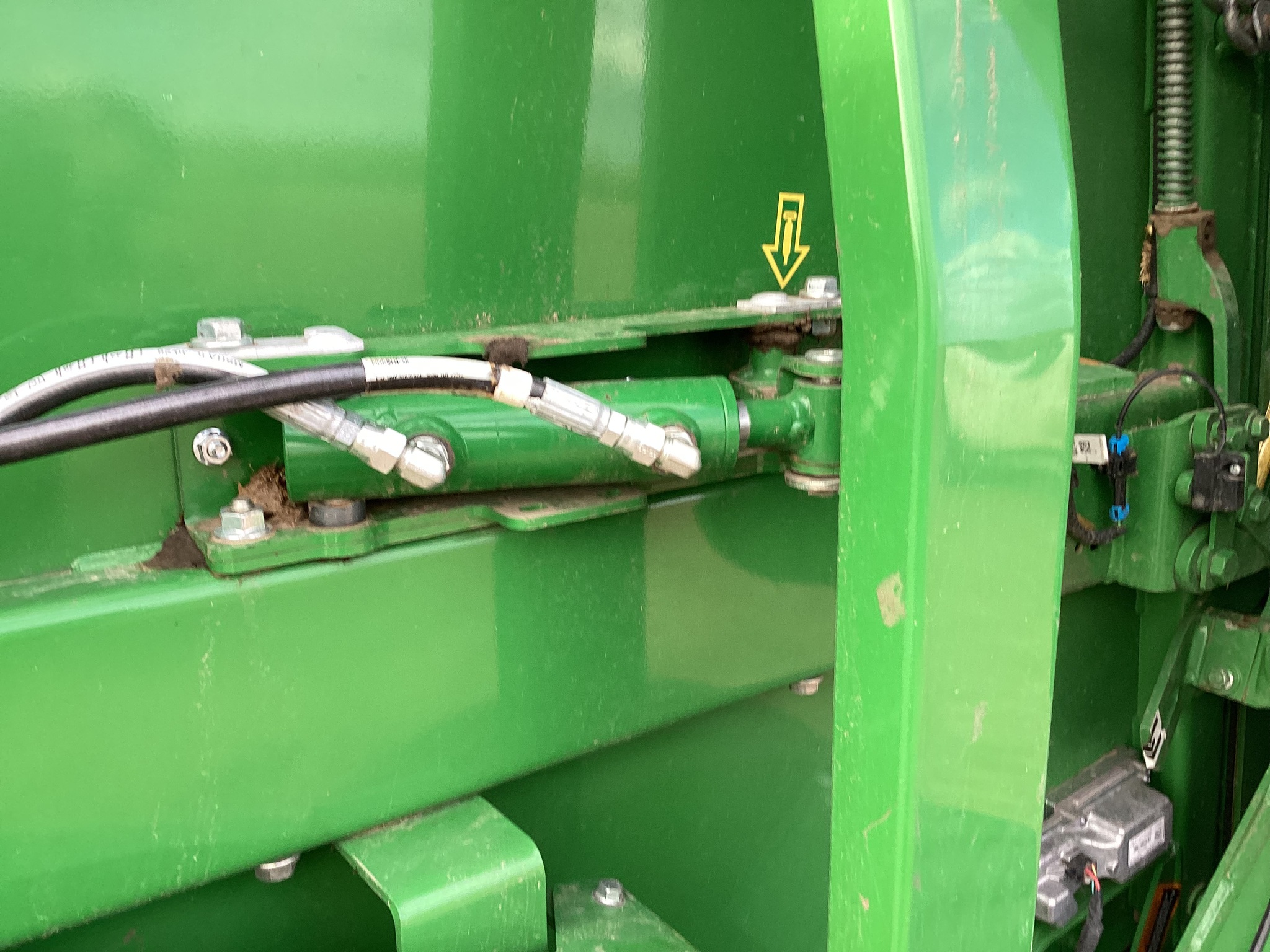 2024 John Deere 561R Image 29