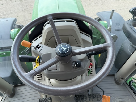 2025 John Deere 6R 155 - Photo30