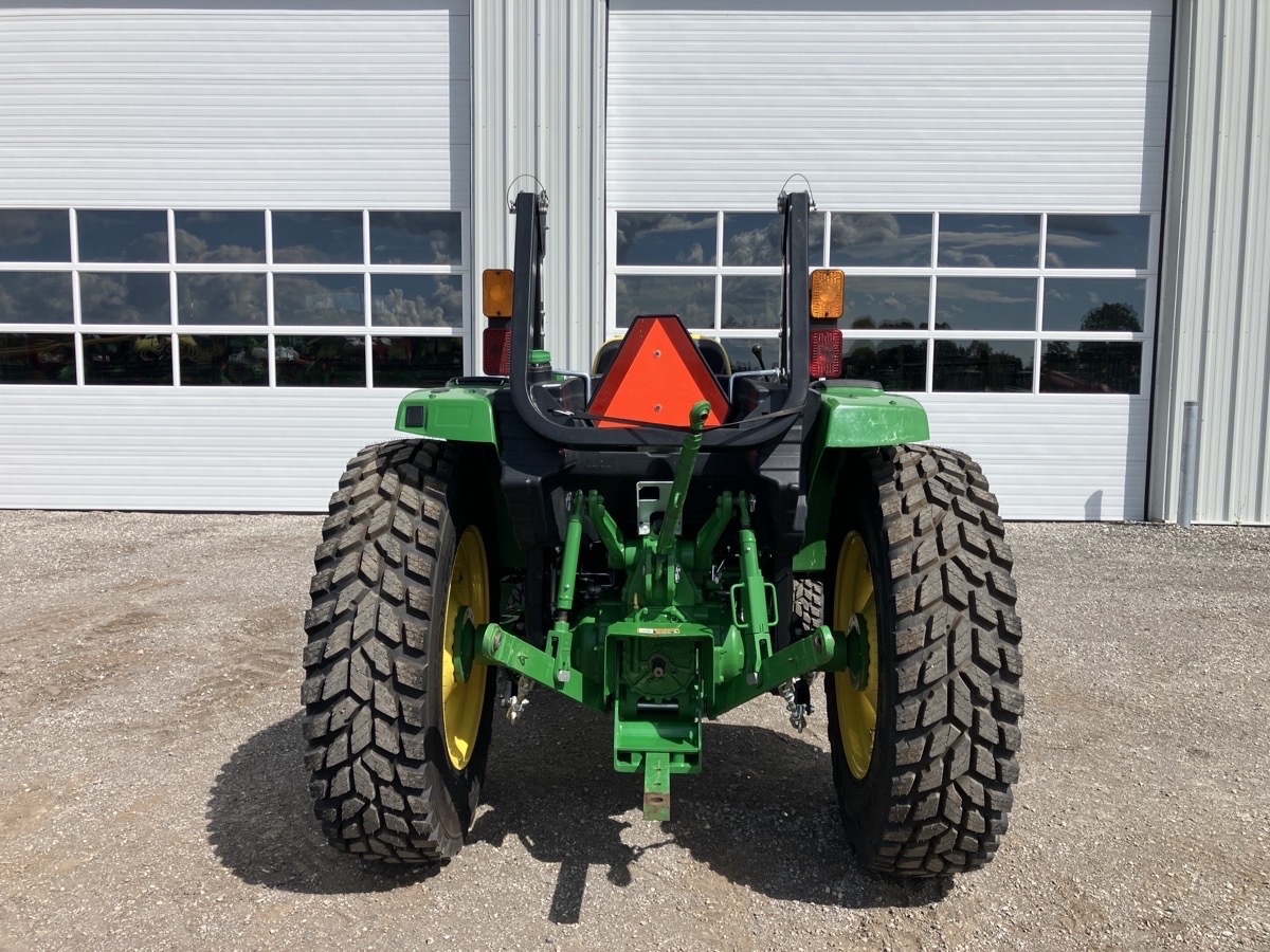2019 John Deere 4052M Image 6