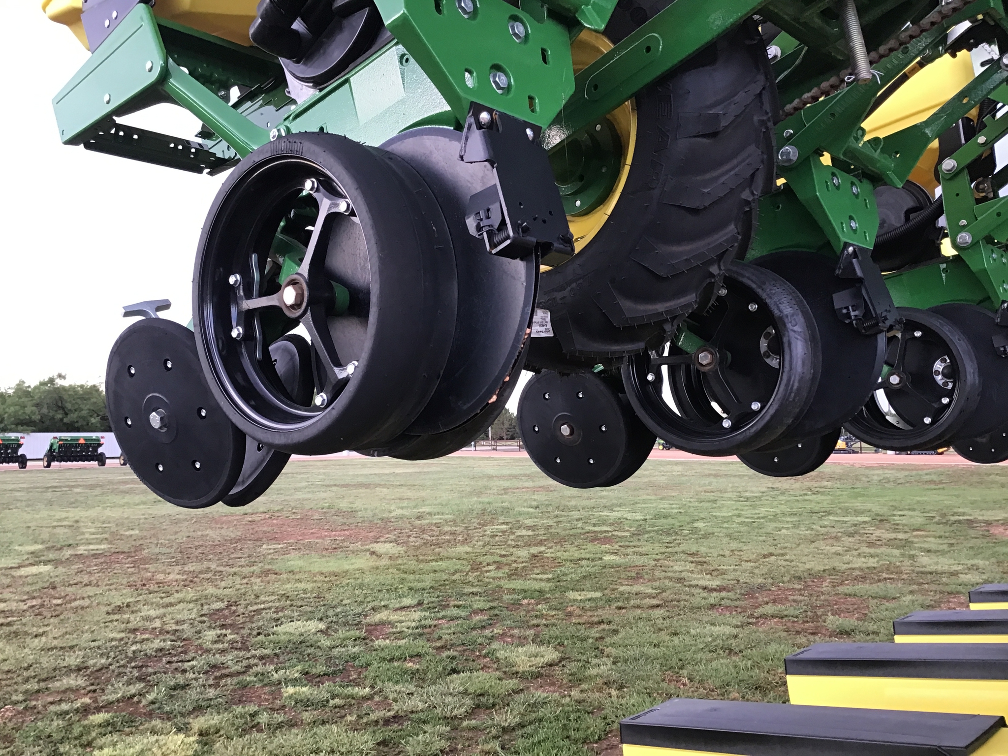 2024 John Deere 1725 Image 5