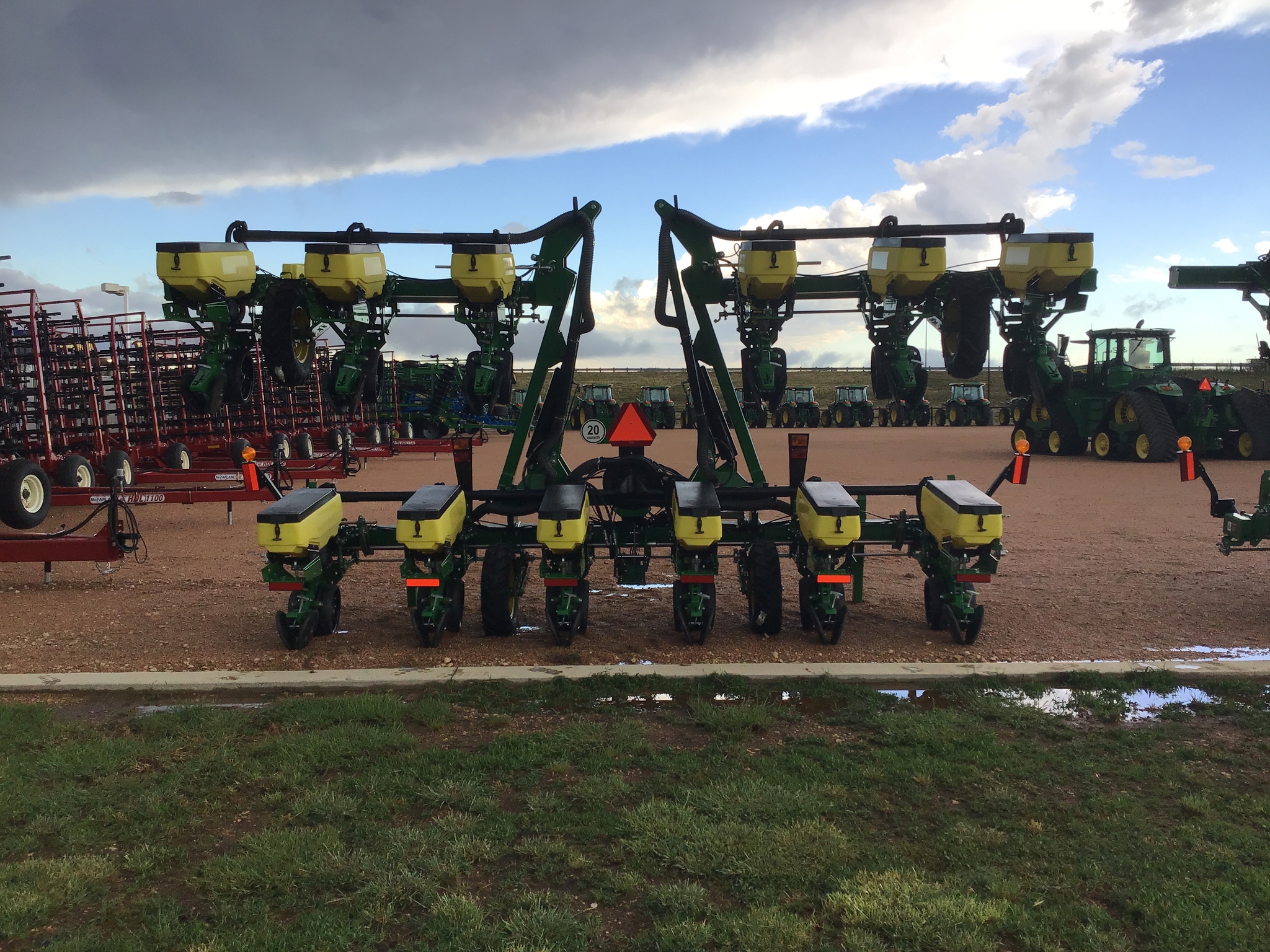 2024 John Deere 1725 Image 4