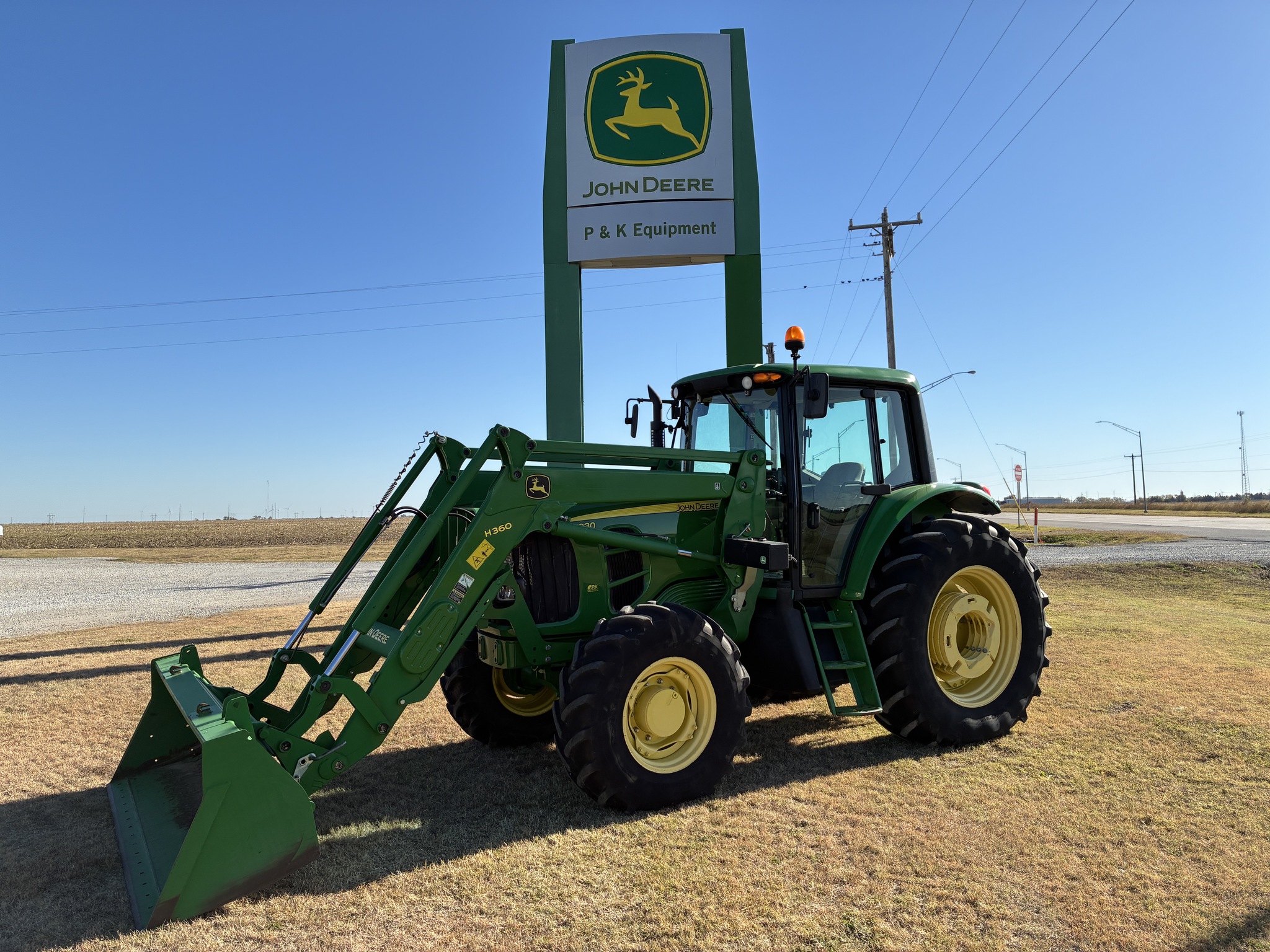 2012 John Deere 7230 Image 1