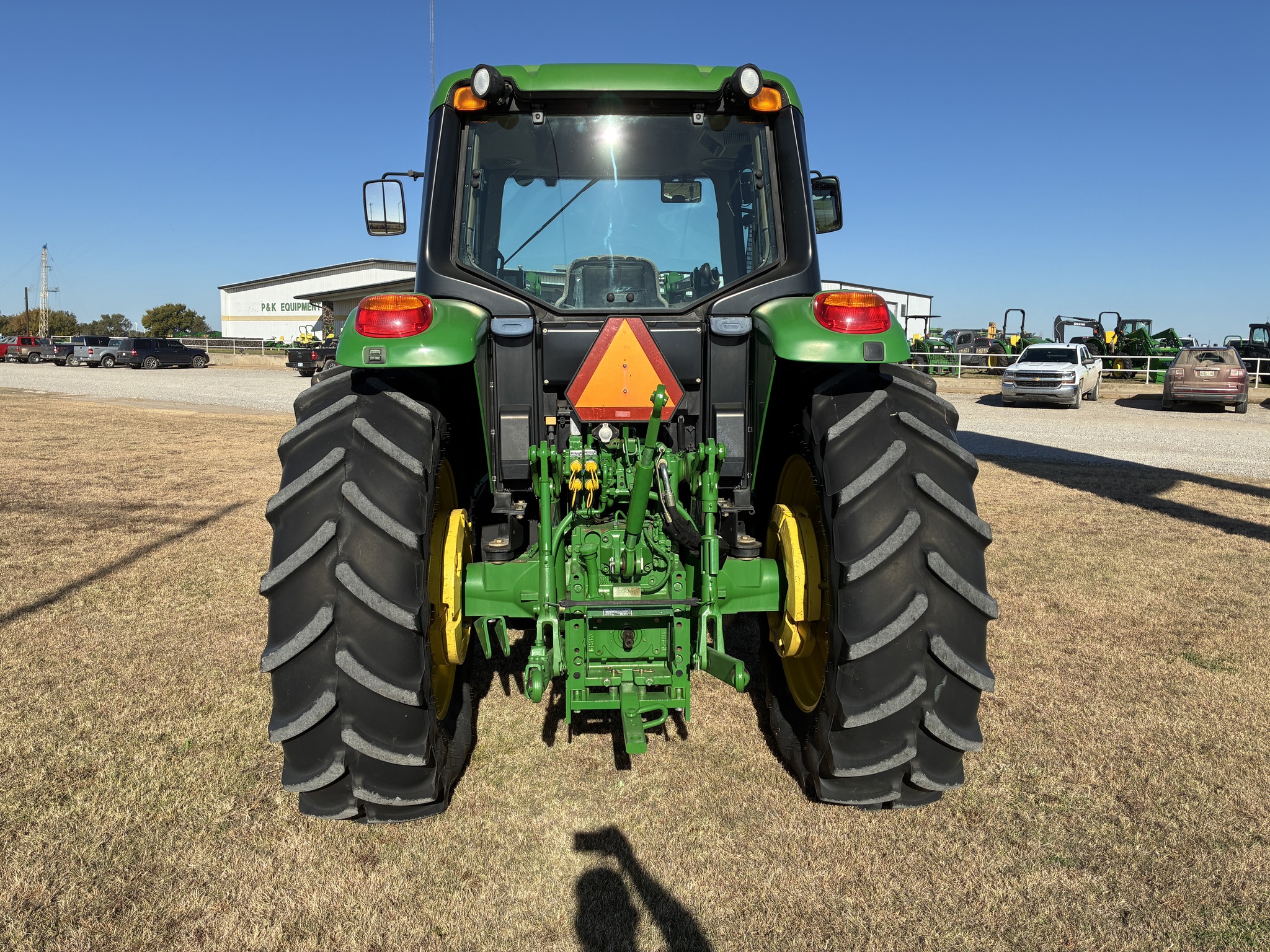 2012 John Deere 7230 Image 4
