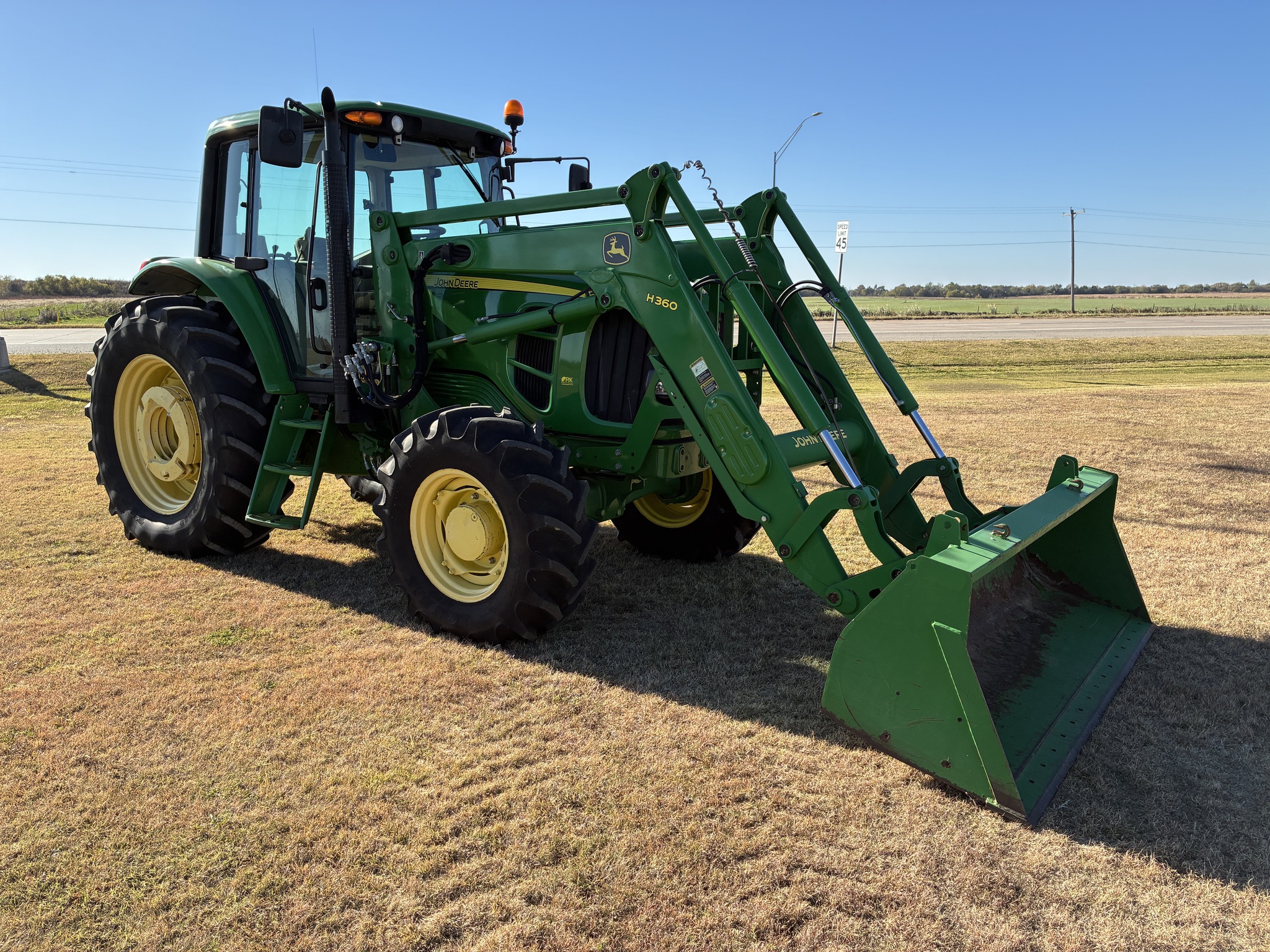 2012 John Deere 7230 Image 7