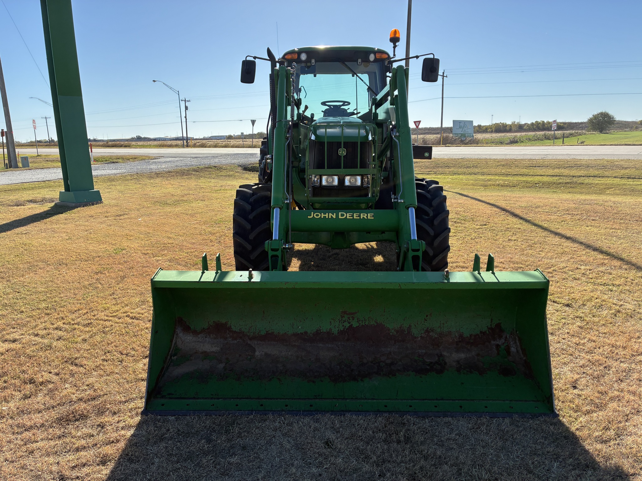2012 John Deere 7230 Image 8