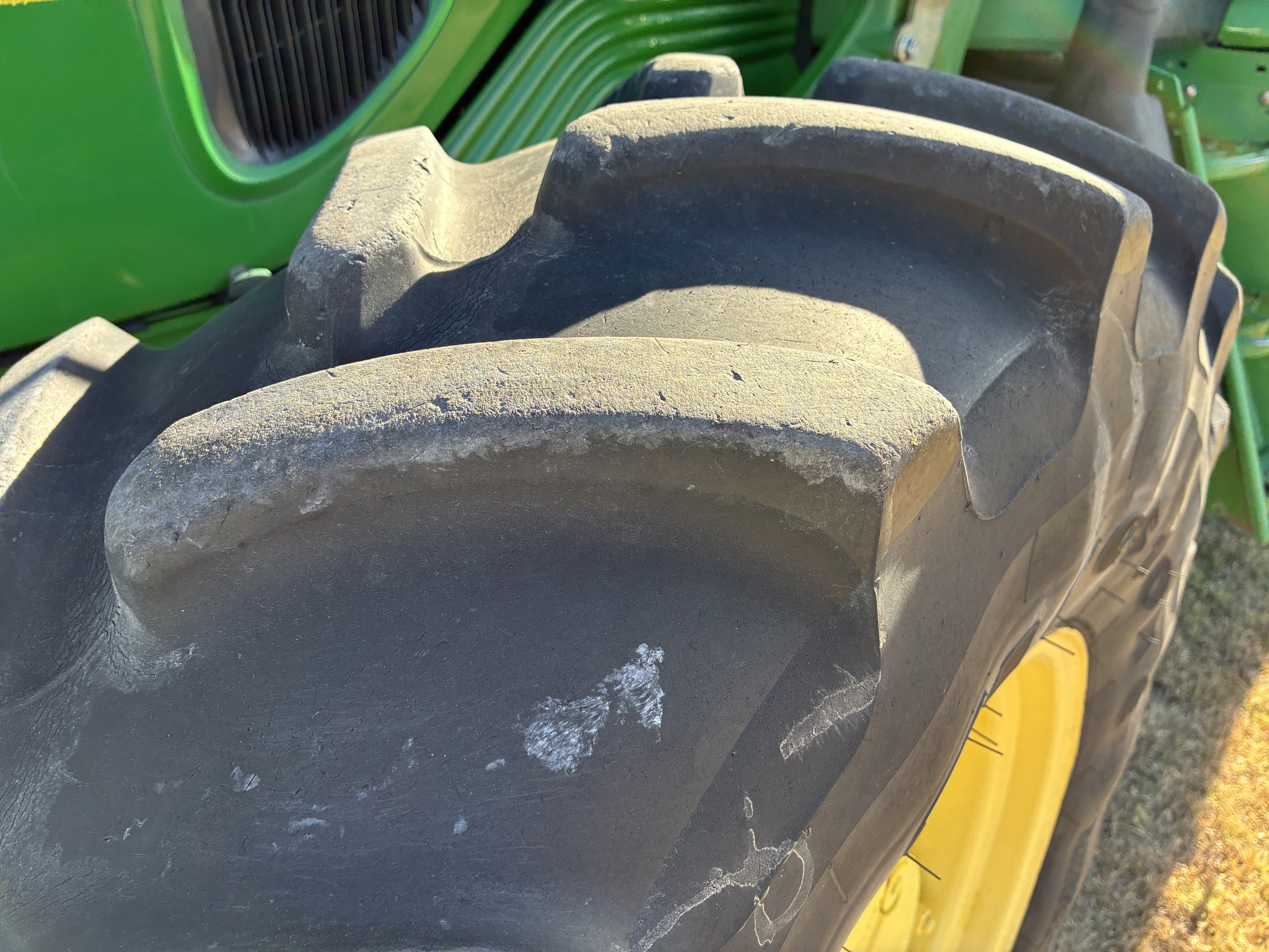 2012 John Deere 7230 Image 10