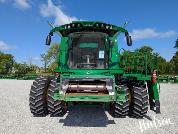 Photo of 2022 John Deere S790