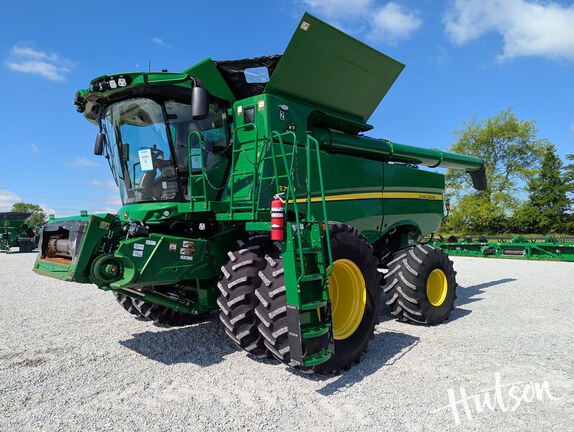 Photo of 2022 John Deere S790