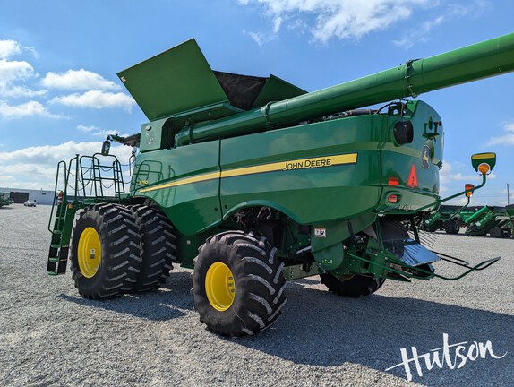 Photo of 2022 John Deere S790