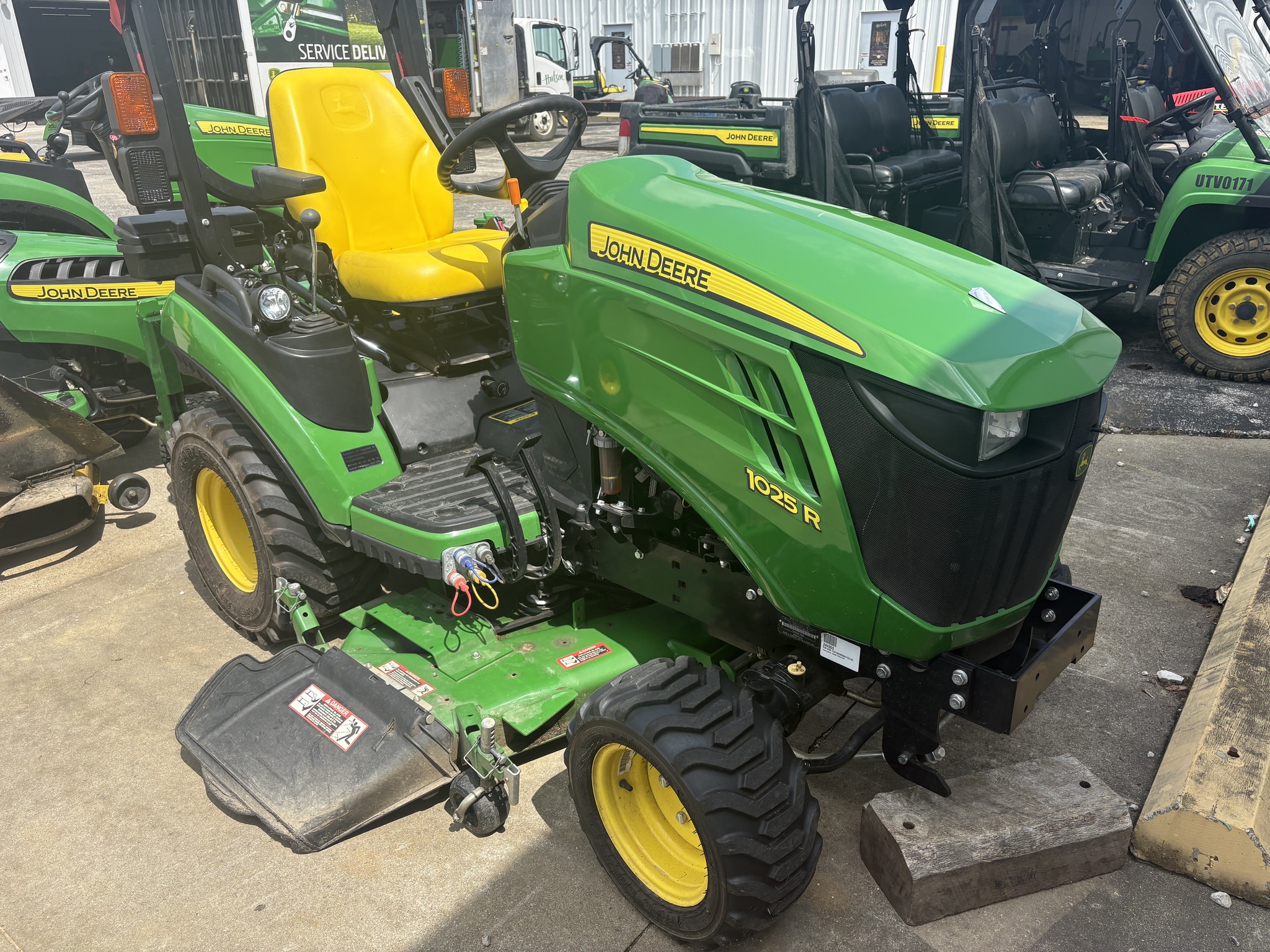2017 John Deere 1025R