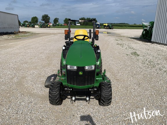 Photo of 2017 John Deere 1025R