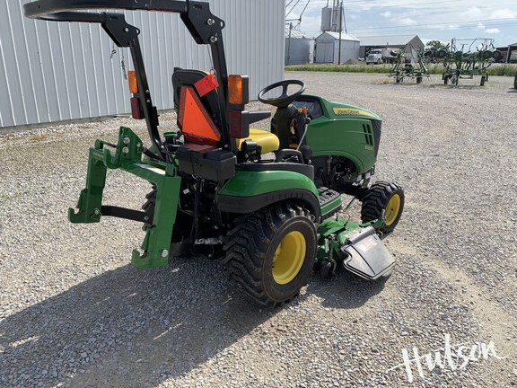 Photo of 2017 John Deere 1025R