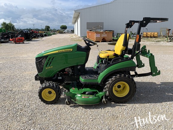Photo of 2017 John Deere 1025R