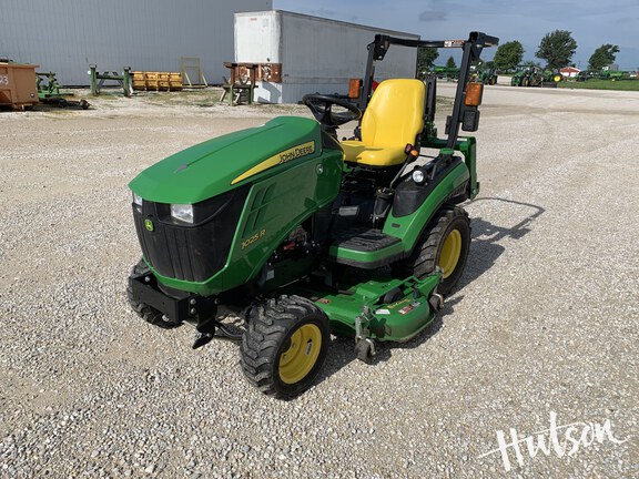 Photo of 2017 John Deere 1025R