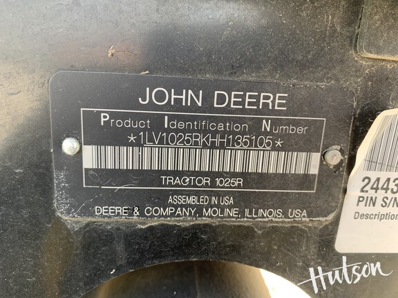 Photo of 2017 John Deere 1025R