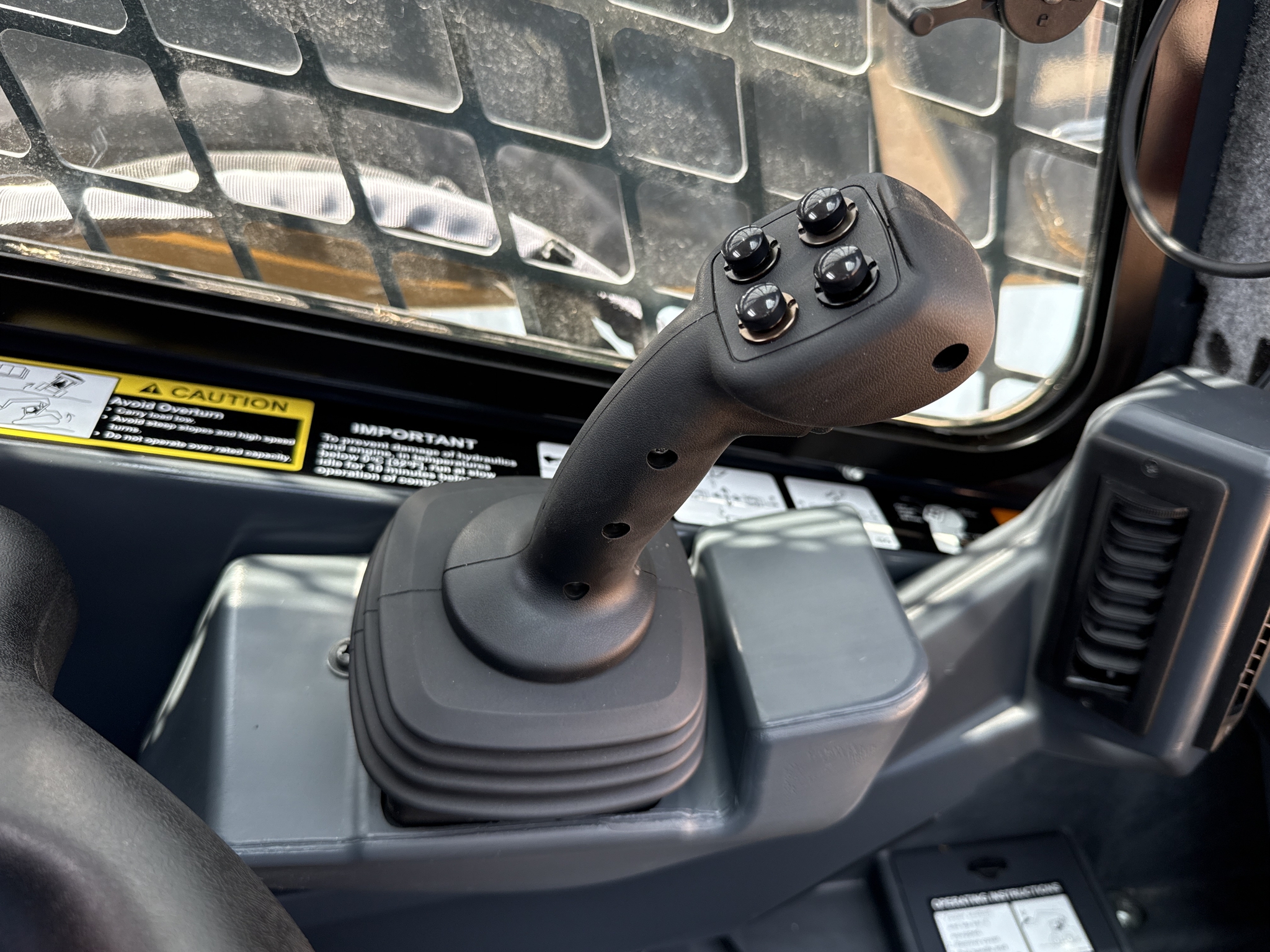 2023 John Deere 325G Image 22