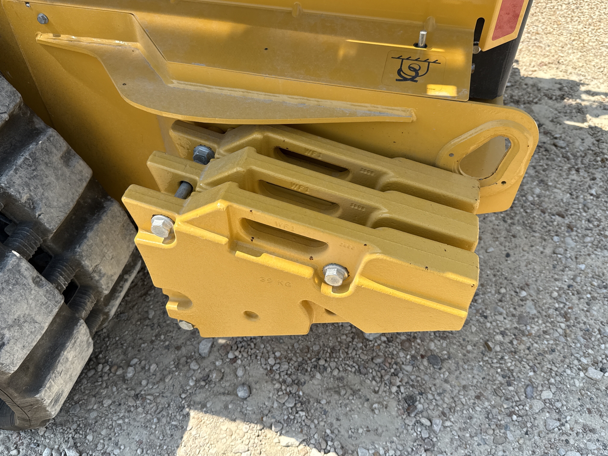 2023 John Deere 325G Image 28