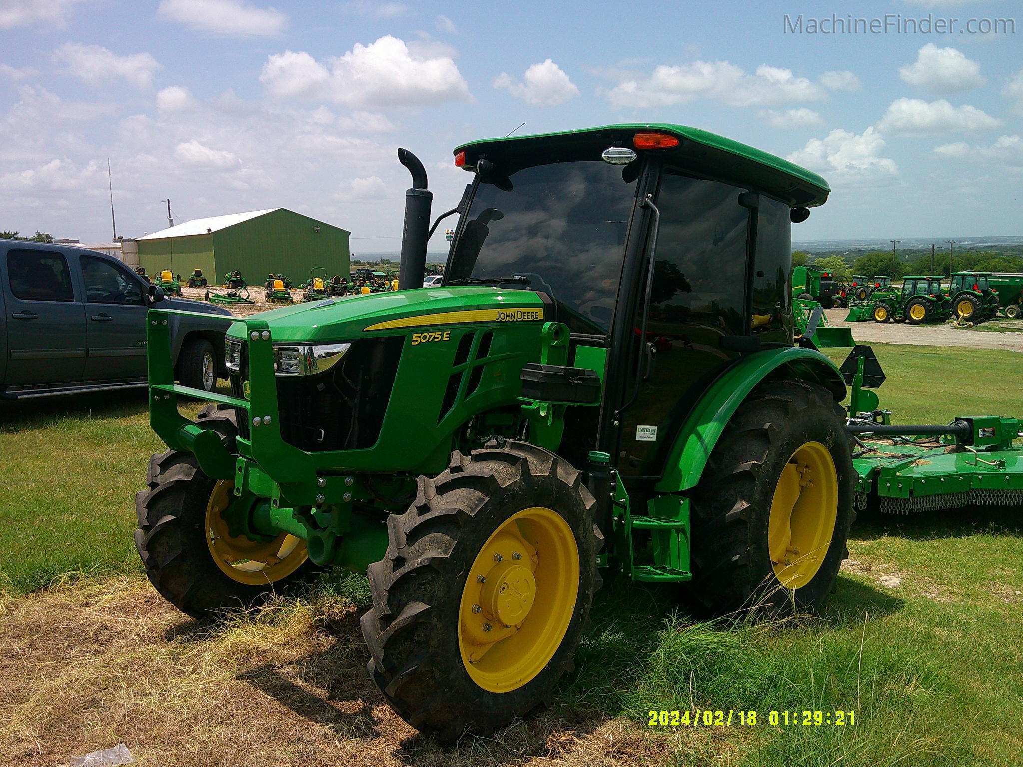 2023 John Deere 5075E Image 1