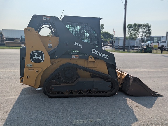 2022 John-Deere 317G