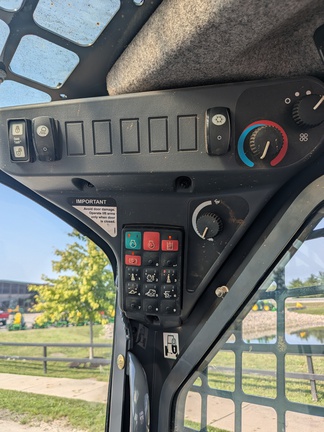 2022 John-Deere 317G