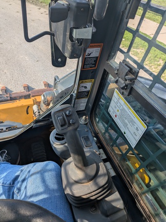 2022 John-Deere 317G