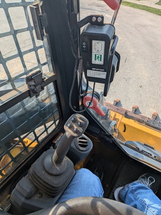 2022 John-Deere 317G